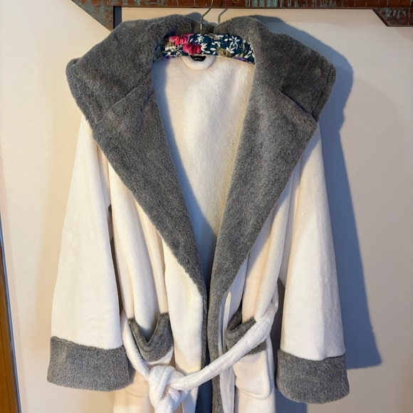 Member's Mark Other - Member's Mark Women's Hooded Soft Plush Robe with Belt and Pockets S/M